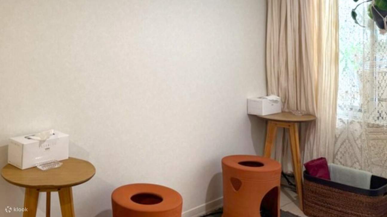 В пространстве, наполненном теплым паром и ароматом полыни, эта процедура оказывает превосходный детокс-эффект.