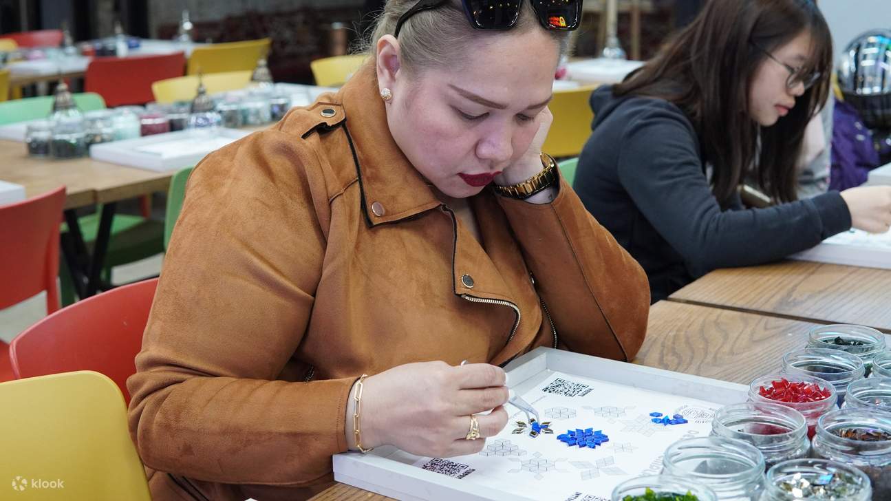 Traditioneller türkischer Mosaiklampen- und Kerzenhalter-Workshop