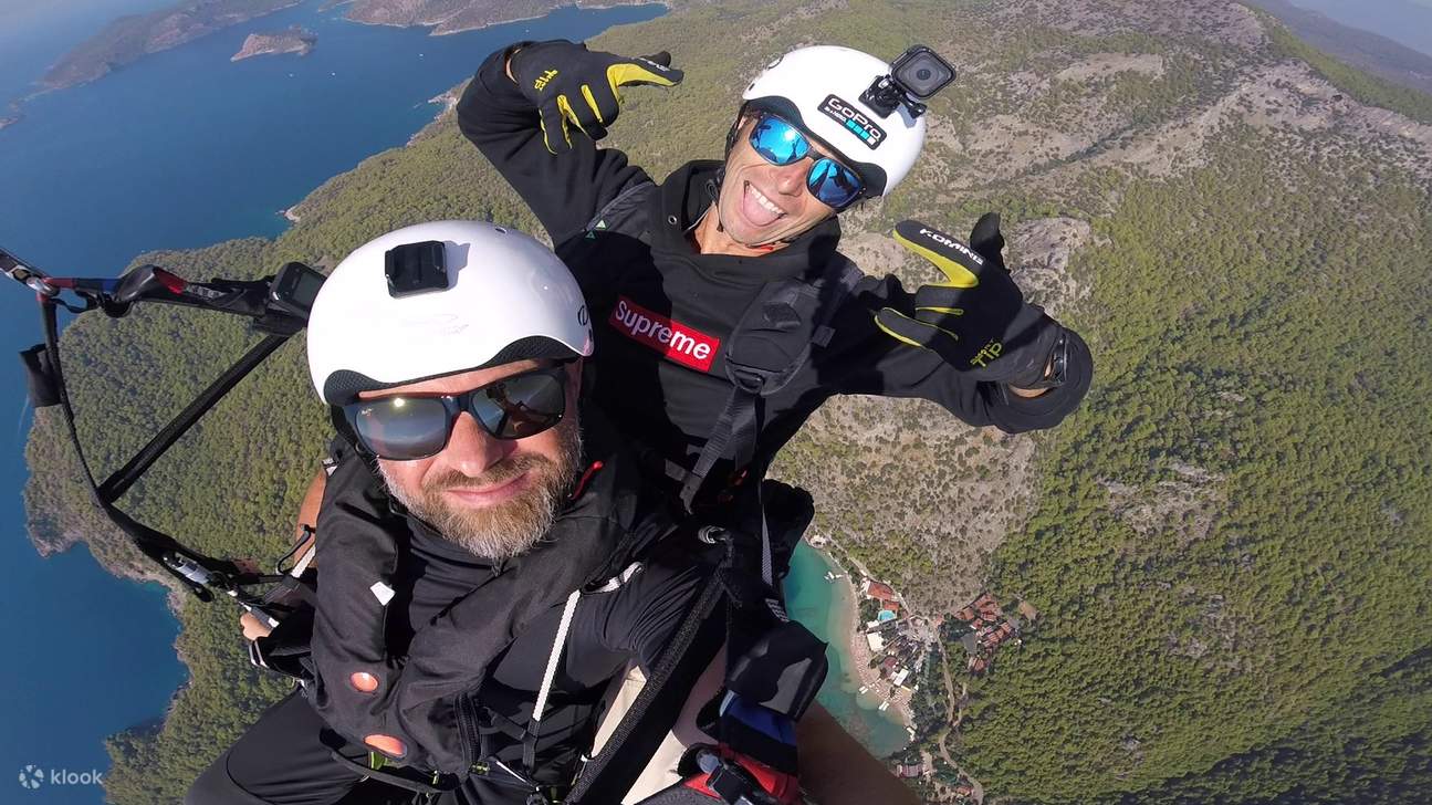 Feeling good up in the sky!