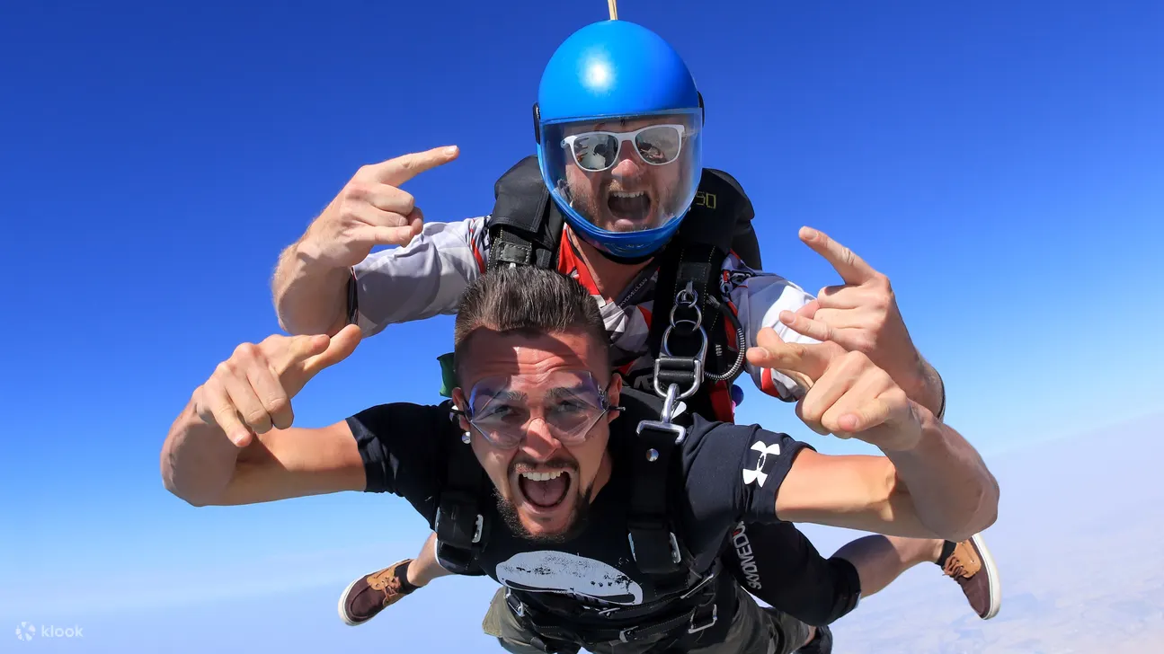 Skydive Dubai - Skydiving Experience