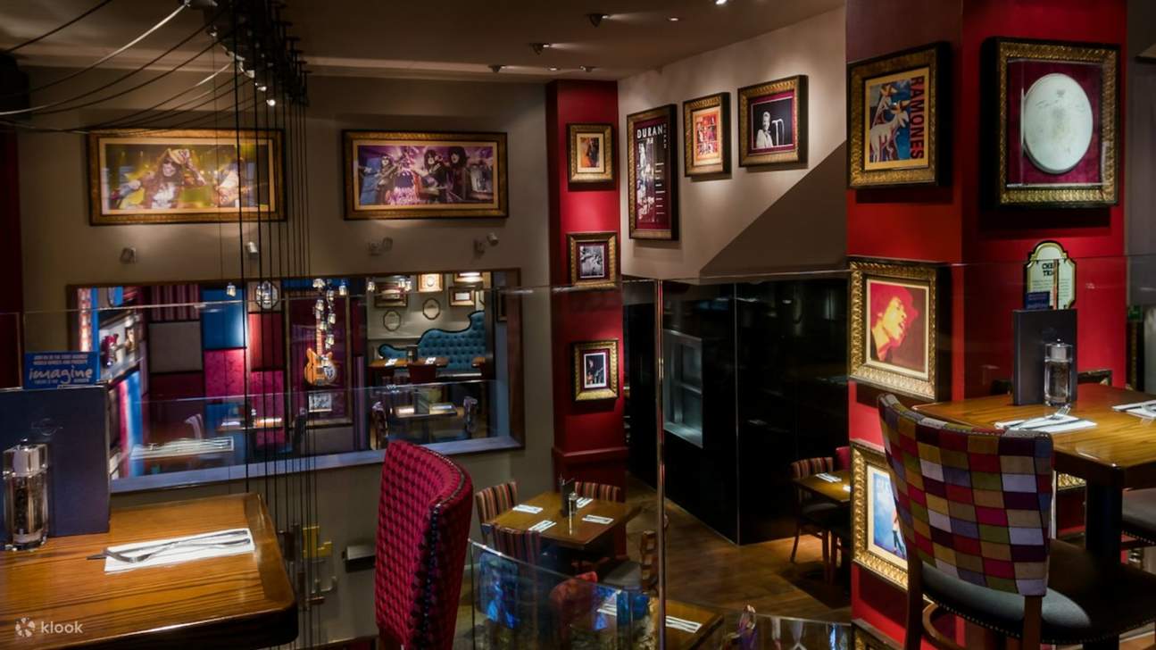 Побалуйте свои вкусовые рецепторы восхитительным путешествием с тщательно разработанным меню.