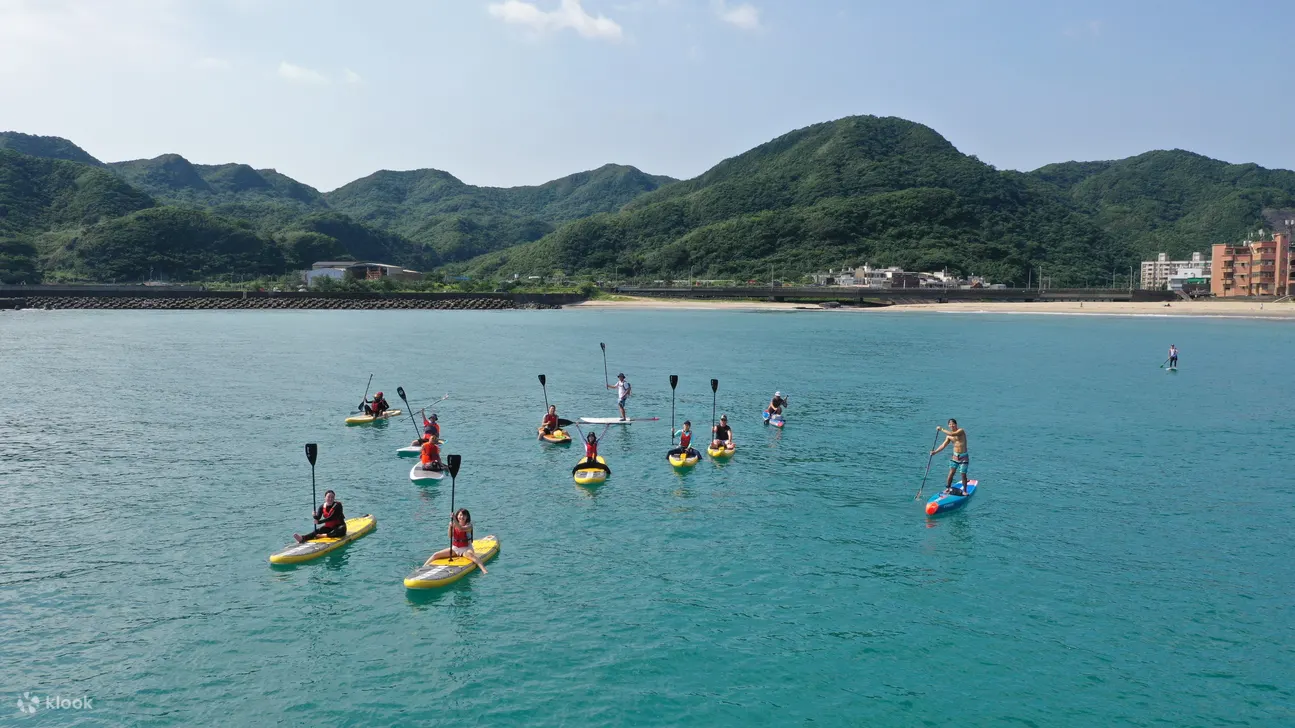 体验玩法多样且容易上手的立式划桨，感受站立于水面的神奇体验