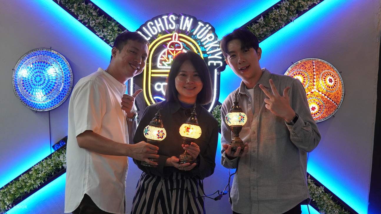 Traditioneller türkischer Mosaiklampen- und Kerzenhalter-Workshop