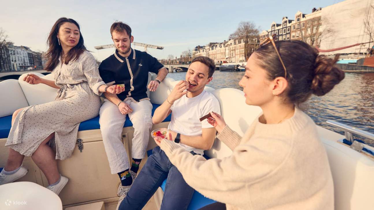 ประสบการณ์ล่องเรือชมวิวบนคลาวด์ใน อัมสเตอร์ดัม