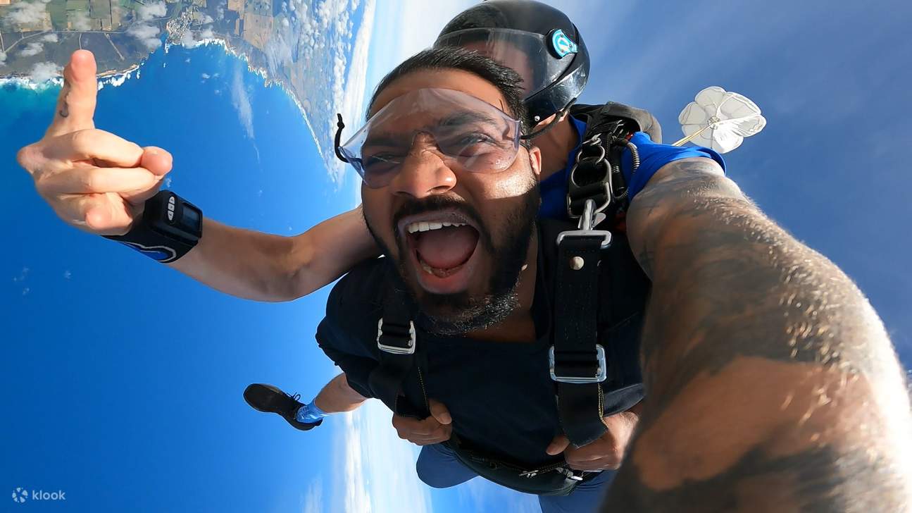 прыжок с парашютом