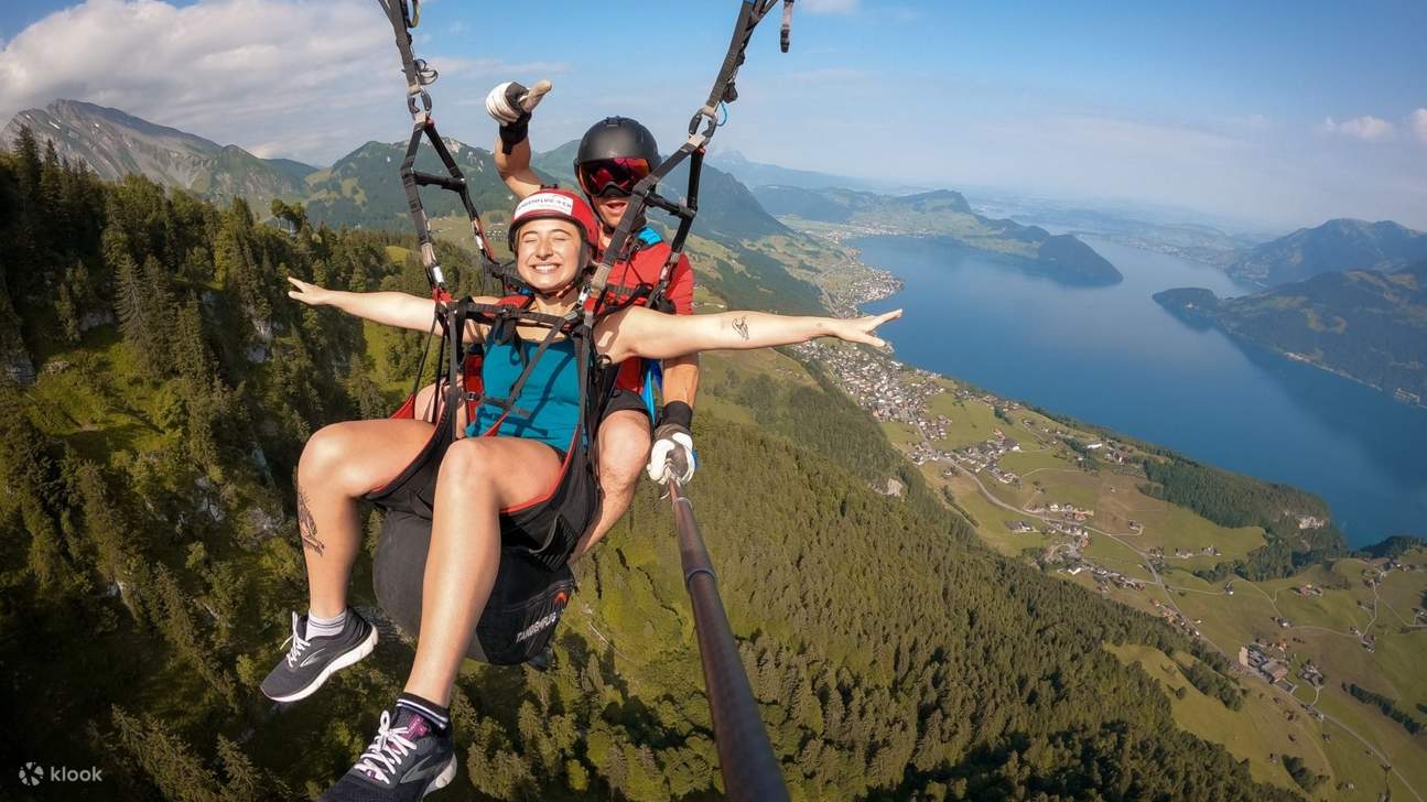 ルツェルン発 パラグライダー体験