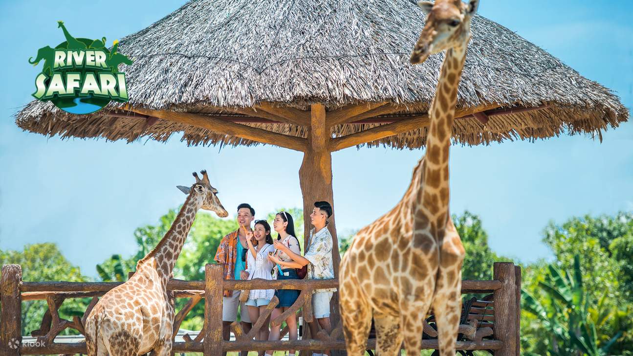 สำรวจทุ่งหญ้า ที่ซึ่งละมั่ง ยีราฟ ม้าลาย กวาง และอูฐ เดินเตร่ไปมาอย่างอิสระ