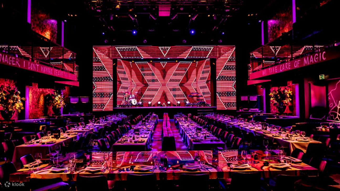 Espectáculo de VEGAS en el Teatro The Harbour Club en Ámsterdam