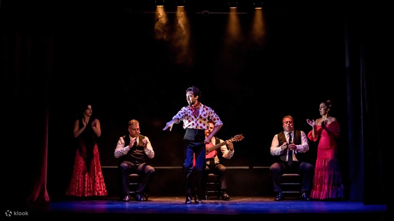 Trải nghiệm sự mãnh liệt của flamenco tại Teatro Flamenco Granada