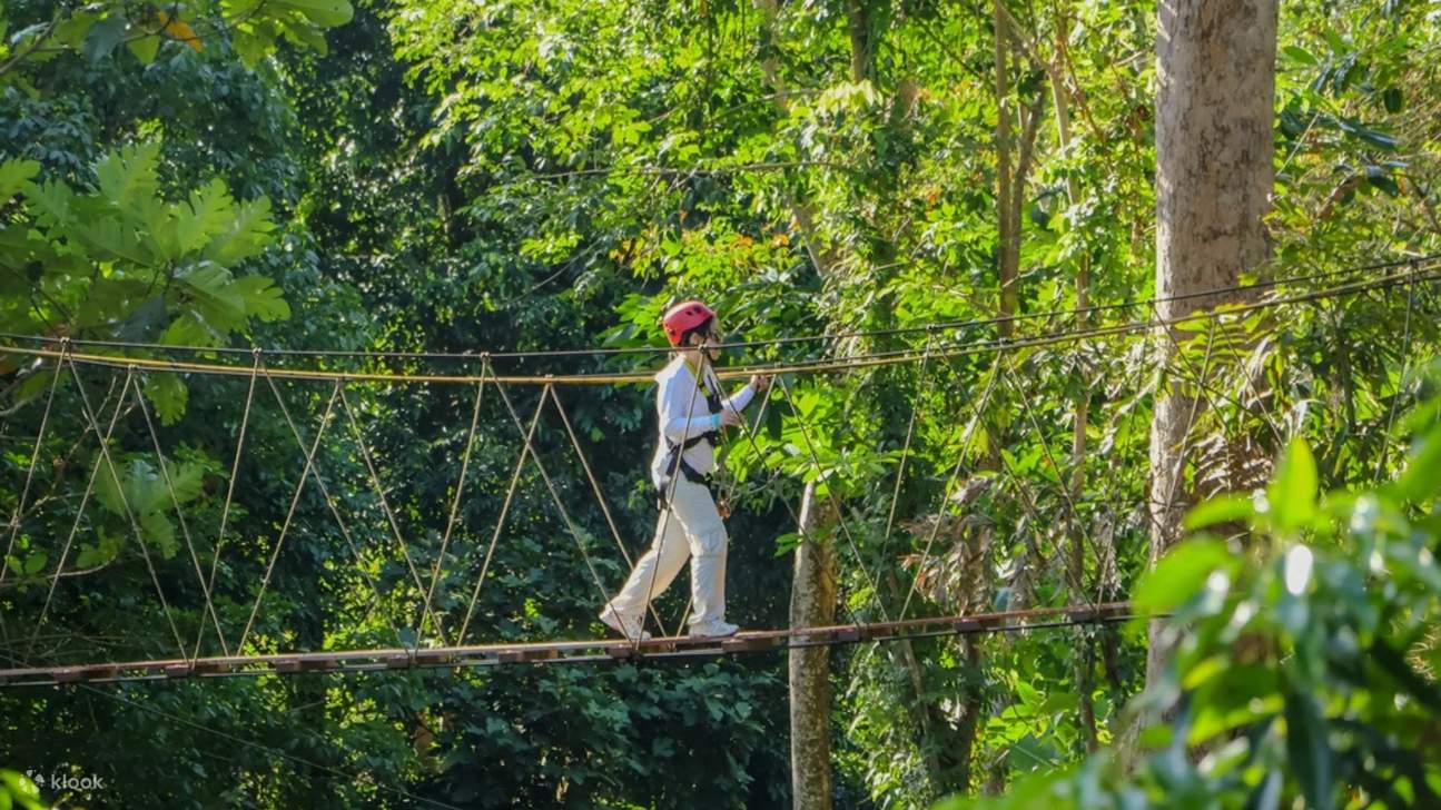 Petualangan Zipline di Hanuman World di Phuket