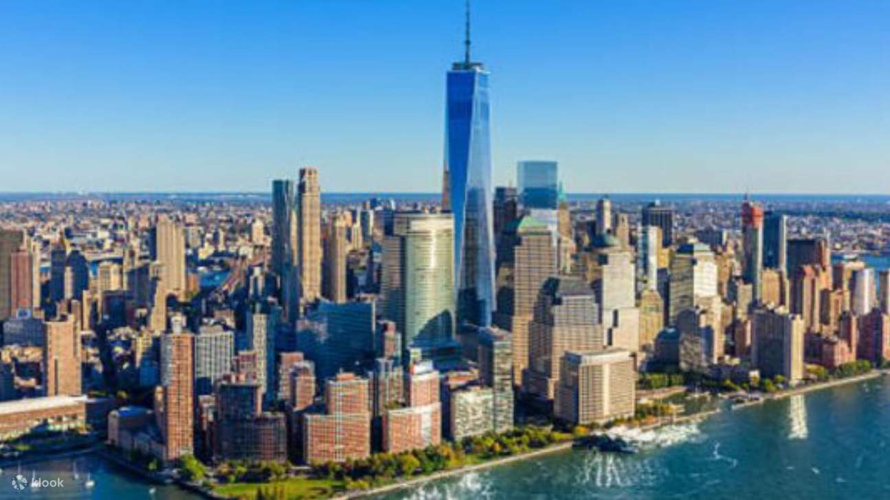 Пролетите над сверкающими водами и ощутите красоту городского пейзажа.