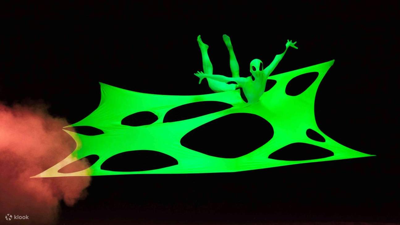 Trải nghiệm Nhà hát Black Light của Prague—nơi ảo ảnh, khiêu vũ và kịch câm tạo nên phép thuật thị giác