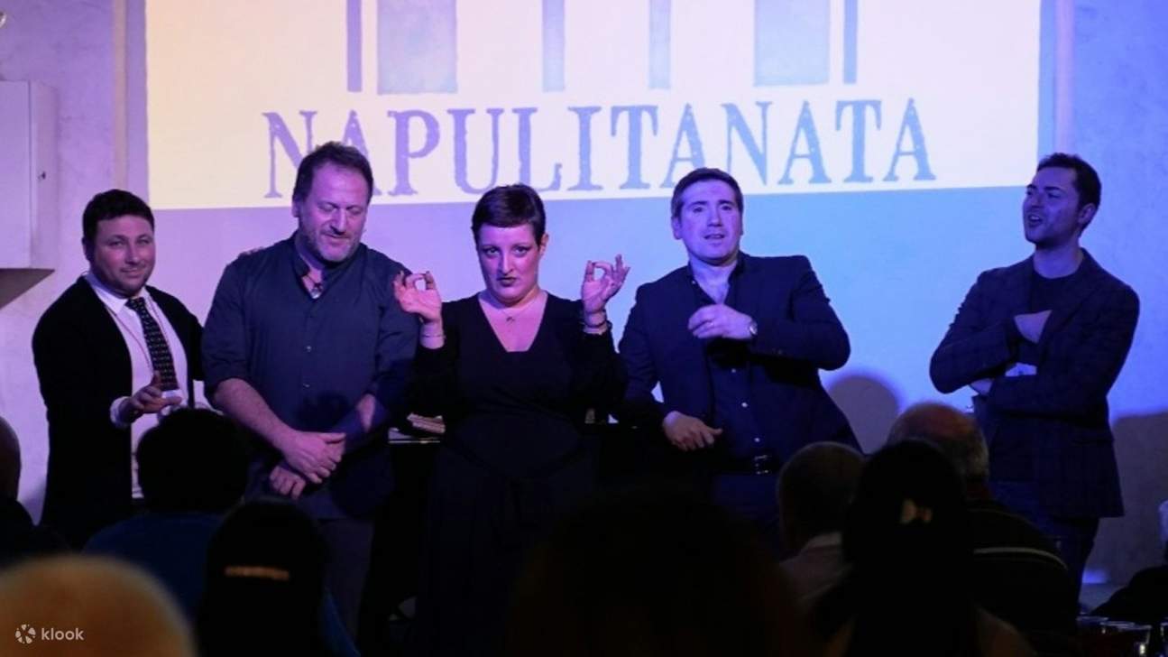 Cảm nhận trái tim của Naples trong buổi hòa nhạc âm nhạc sôi động của Napoli này