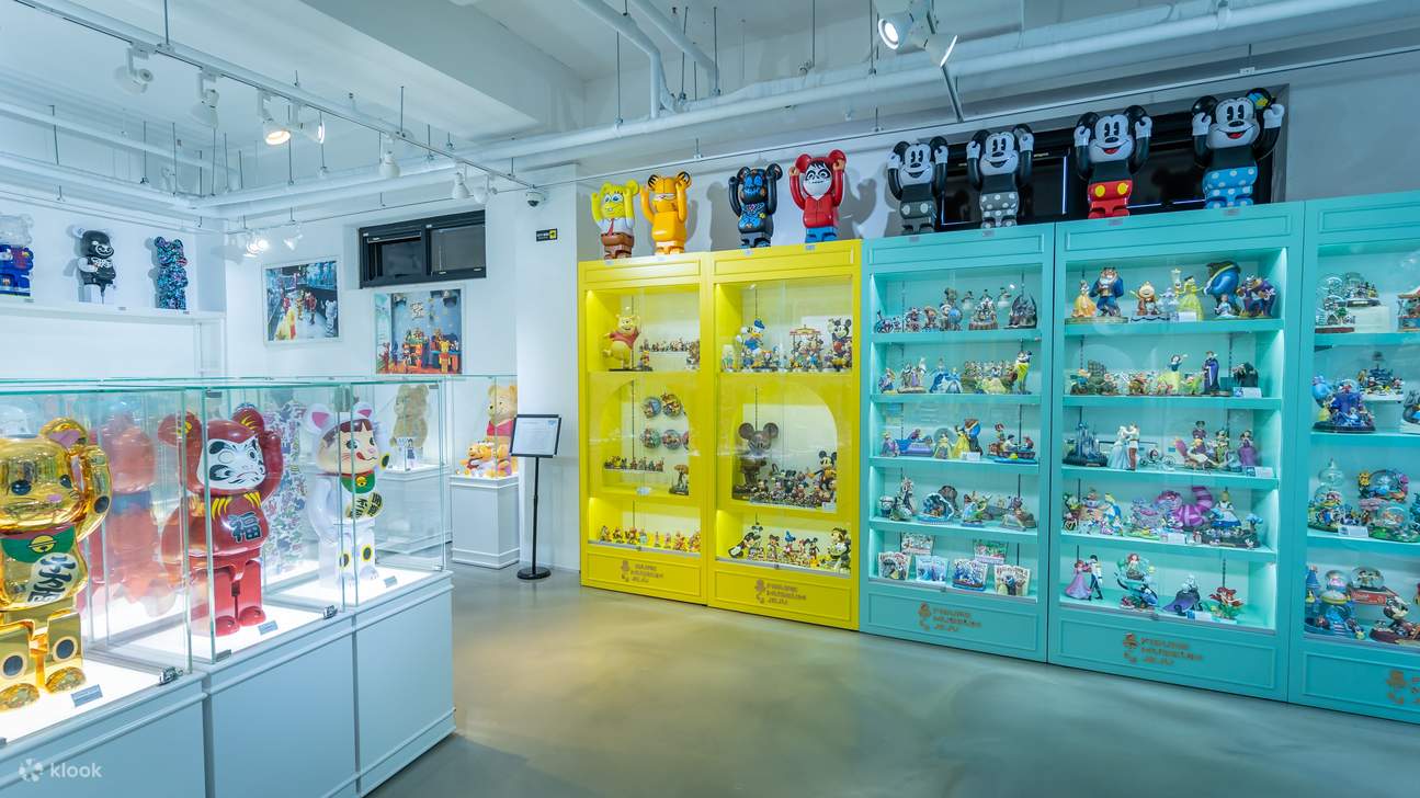 Фигурки персонажей