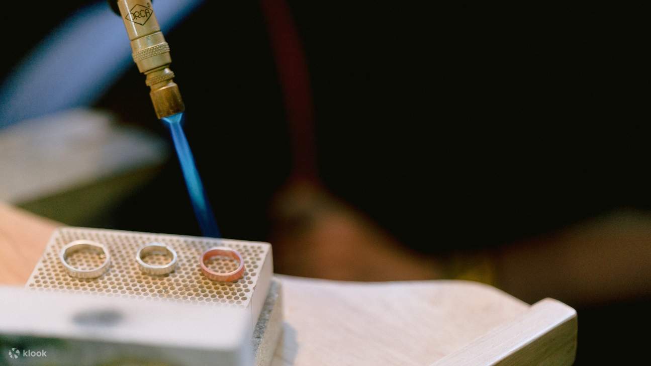 Craft your own unique sterling silver ring in the heart of Dublin with expert guidance!