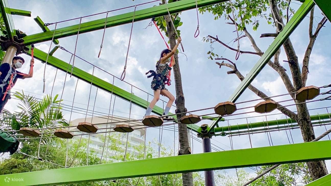 Lost World và Adventure Land