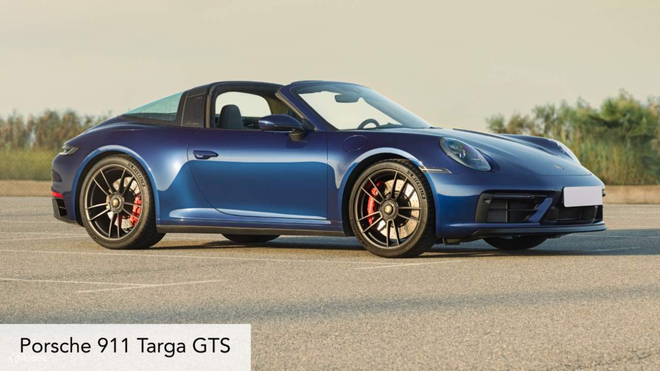 Pengalaman memandu helikopter dan kereta super di Barcelona