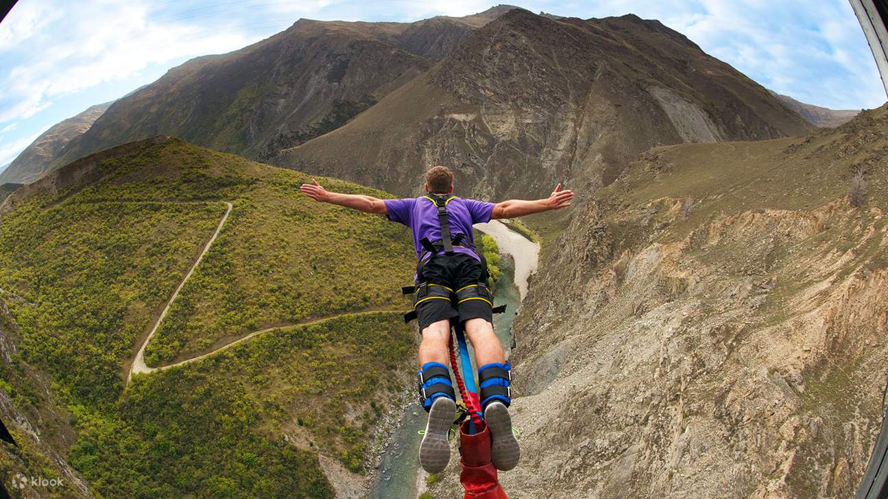 Bungy Nevis hacia el río Kawarau