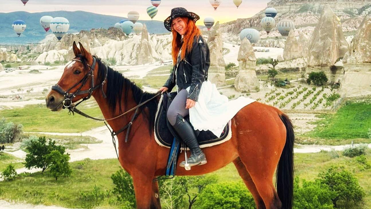Pengalaman menunggang kuda di Cappadocia dengan transportasi