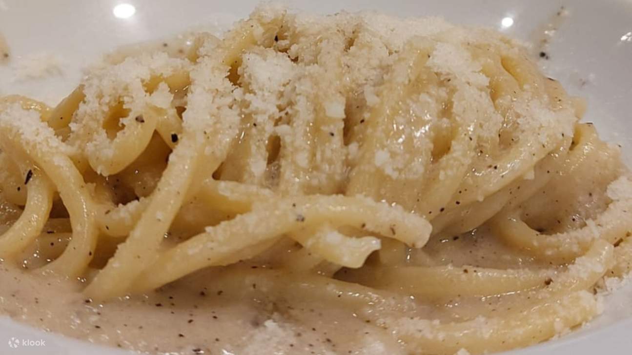 Traditional tasting dinner with locals in Jewish Ghetto of Rome