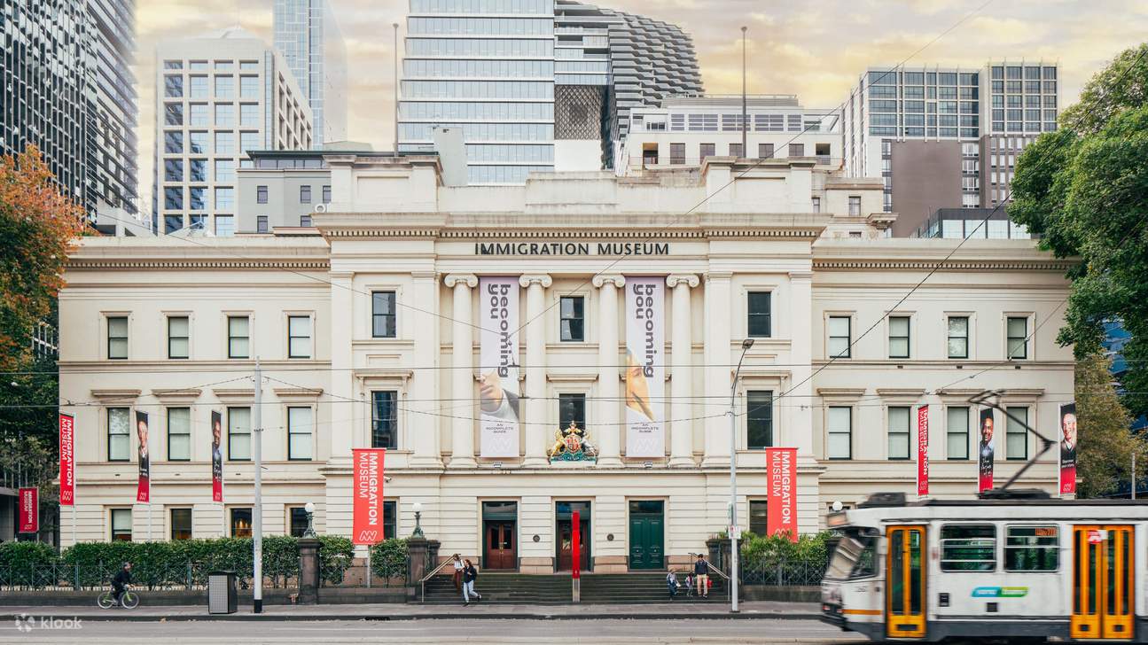 Entdecken Sie die beeindruckende Architektur des Immigration Museum, ein Tor zu Migrationsgeschichten