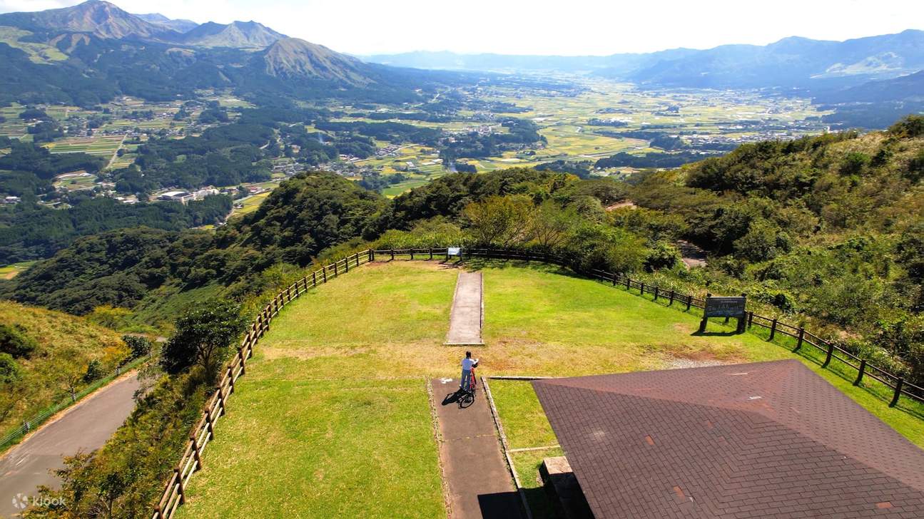 俵山展望所。阿苏的绝美景色尽收眼底， panorama 尽览