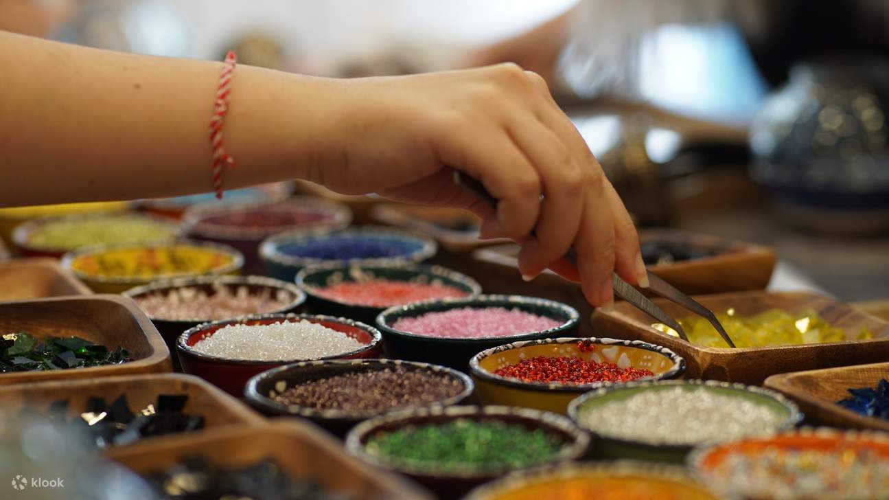 Traditioneller türkischer Mosaiklampen- und Kerzenhalter-Workshop