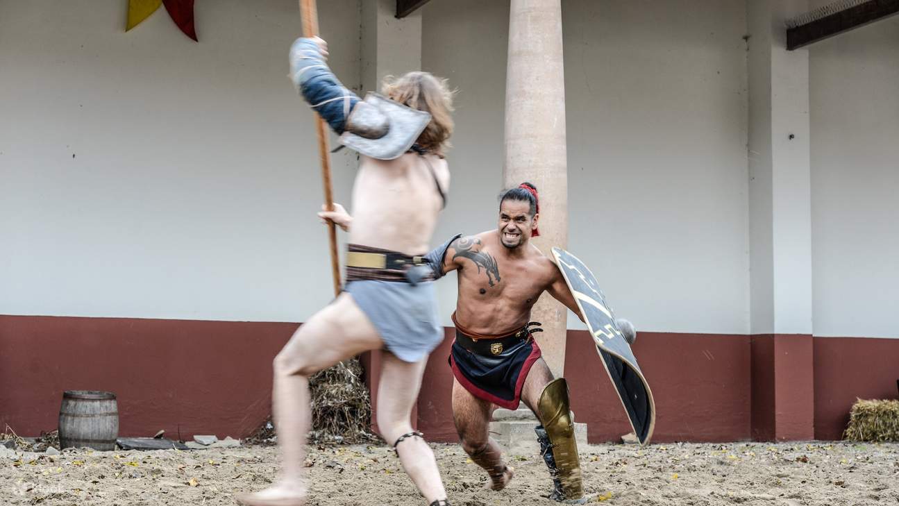 走進阿爾肯考古公園，通過身臨其境的重建，探索迷人的荷蘭歷史