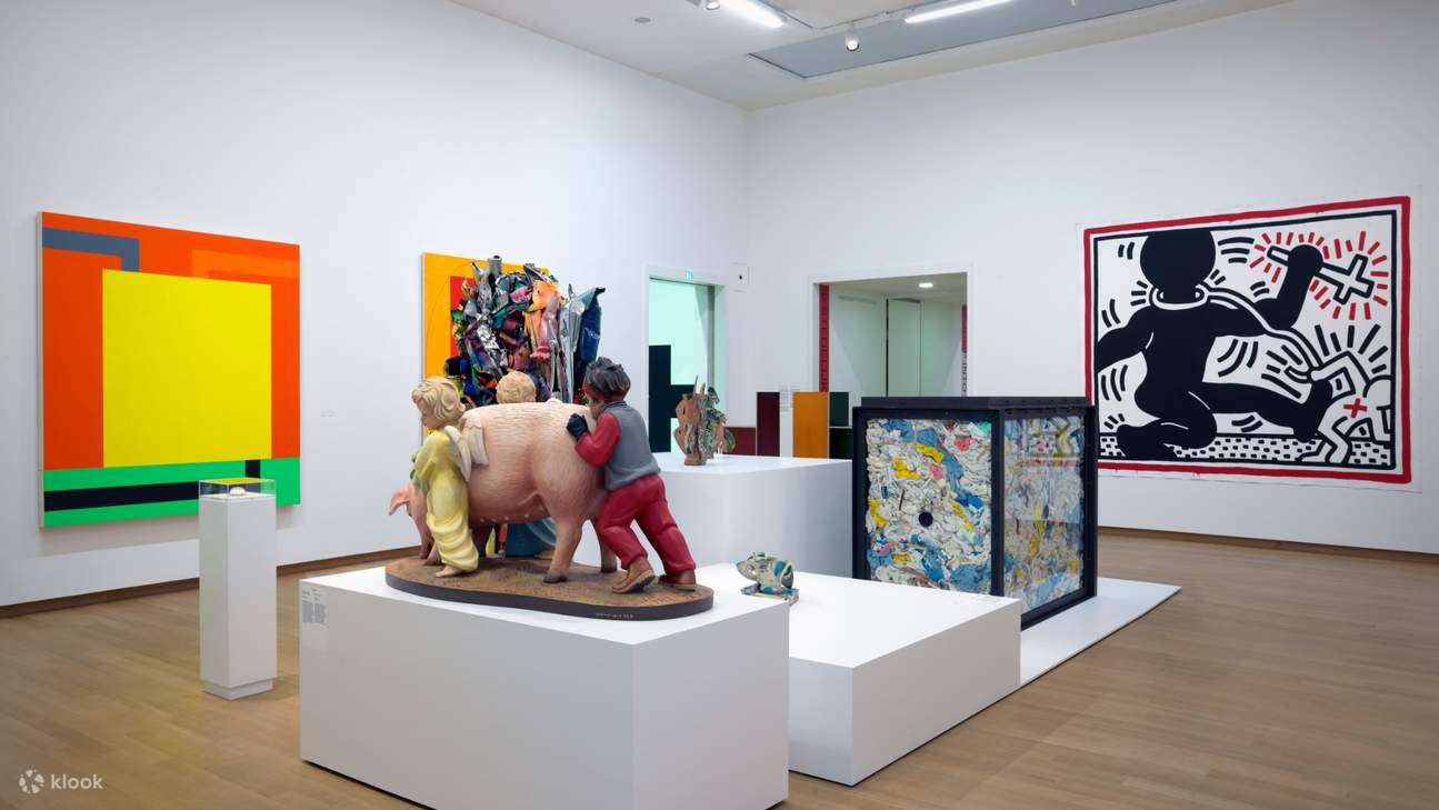 obras de arte contemporáneas expuestas en el Museo Stedelijk