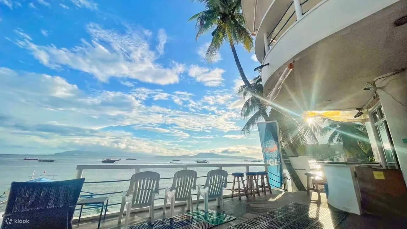 Открытый дайвер в Пуэрто-Галера с 5-звездочным IDC Resort PADI