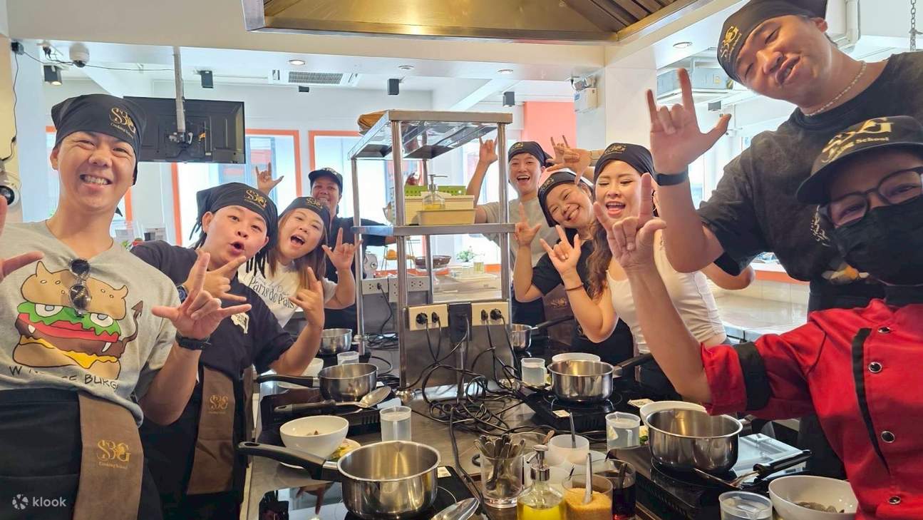 Kelas Memasak Thailand Otentik di SBG Cooking di Phuket