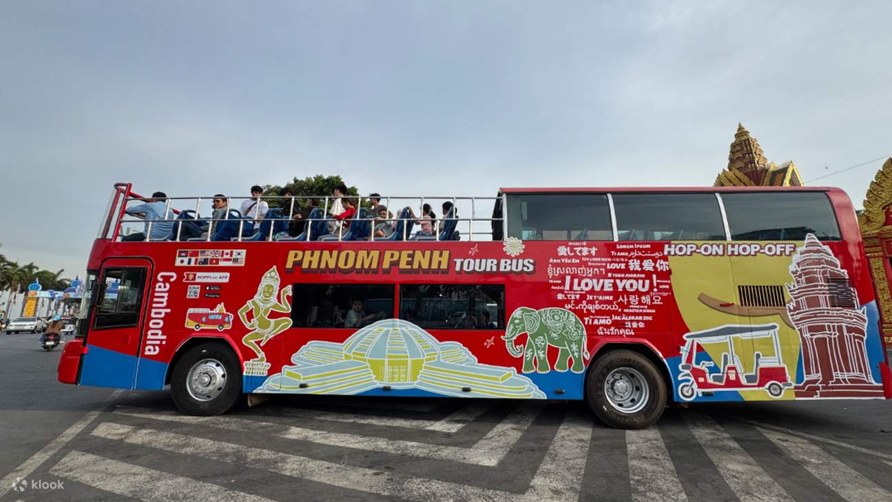 Phnom Penh: Tiket Bus Hop-On Hop-Off dengan Mekong Cruise Gratis