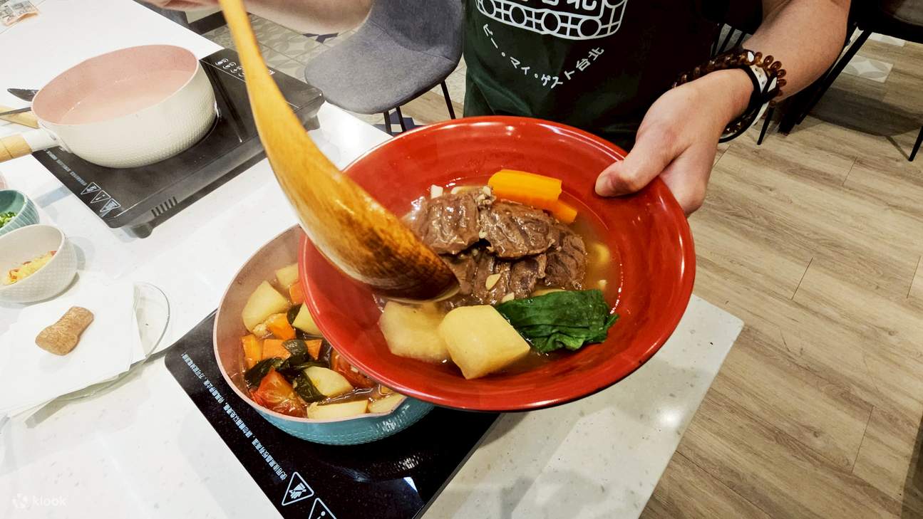 Corso di cucina di noodles di manzo, Lu Rou Fan, pancake di scalogno a Taipei