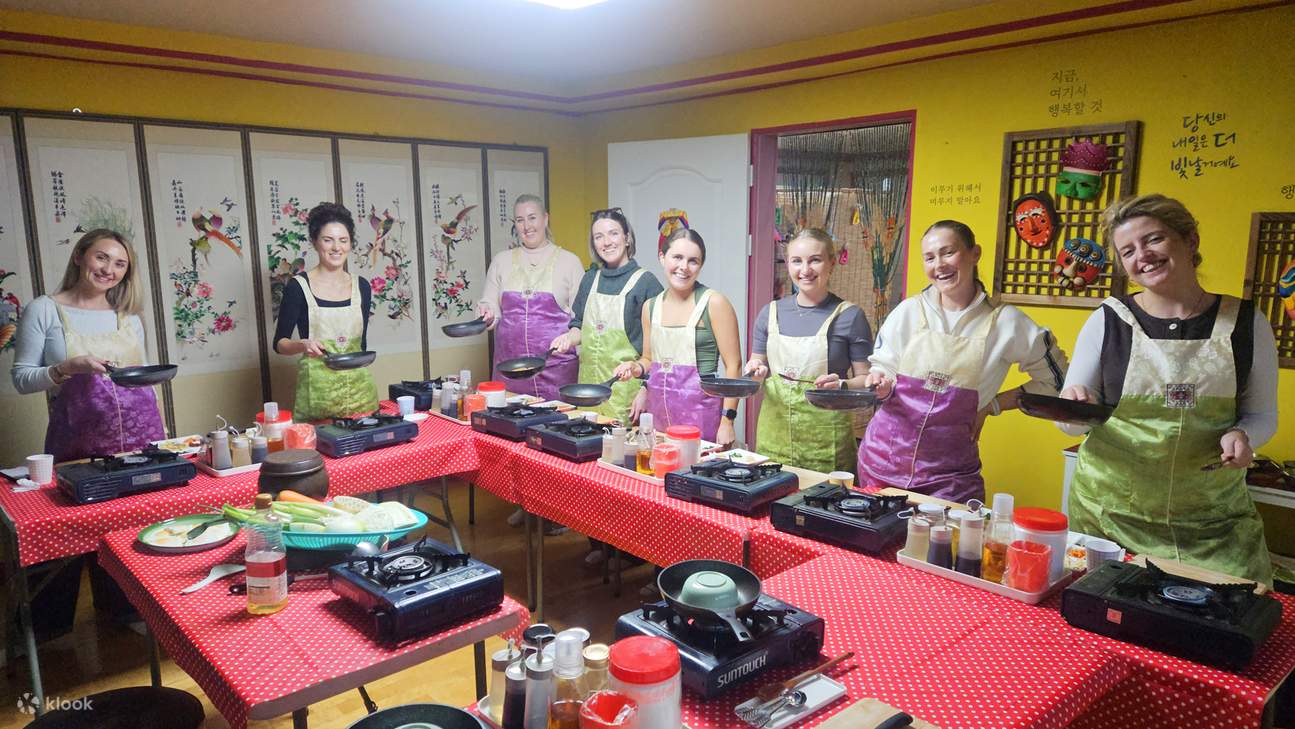 Kelas Memasak Rumahan Korea Lokal & Petualangan Pasar di Seoul