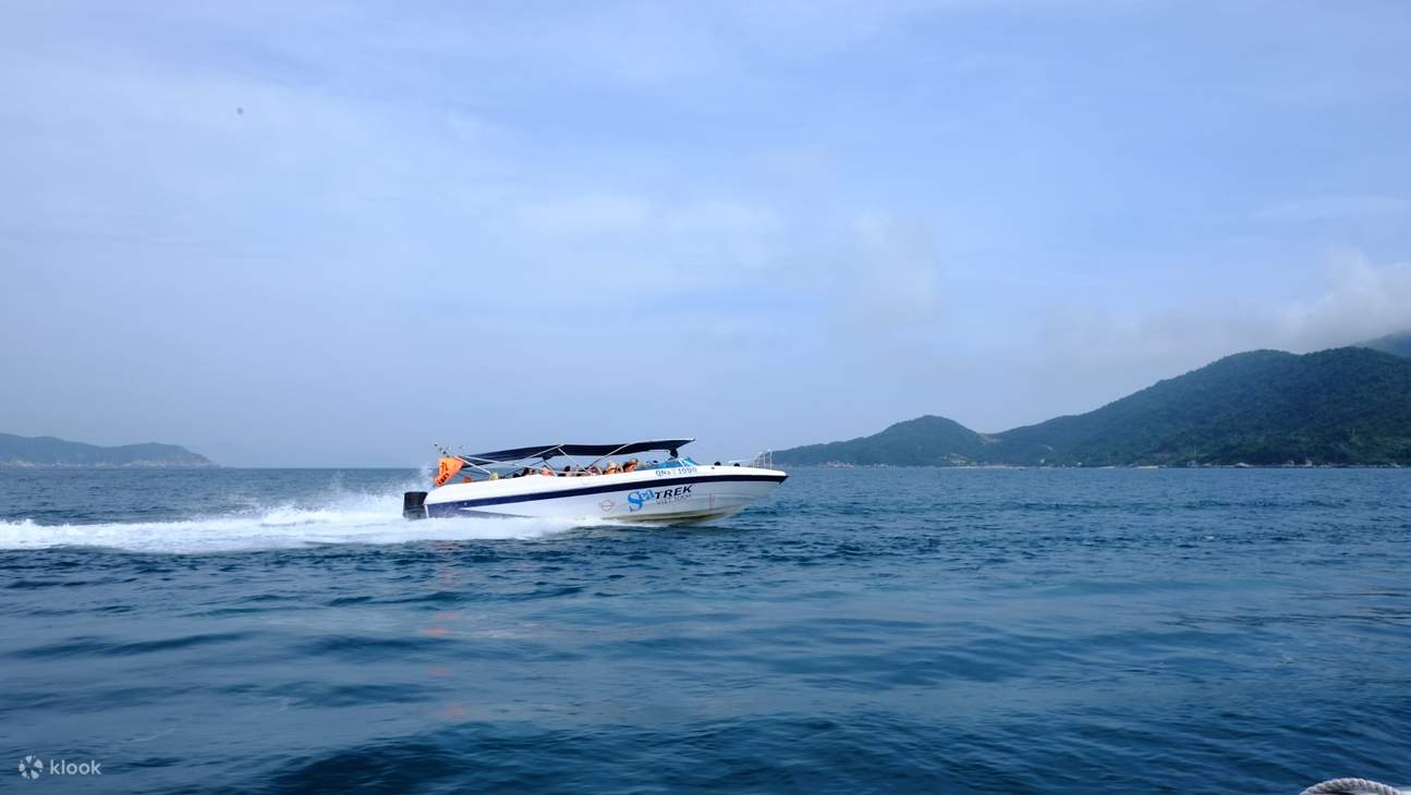 speedboat to charm island 