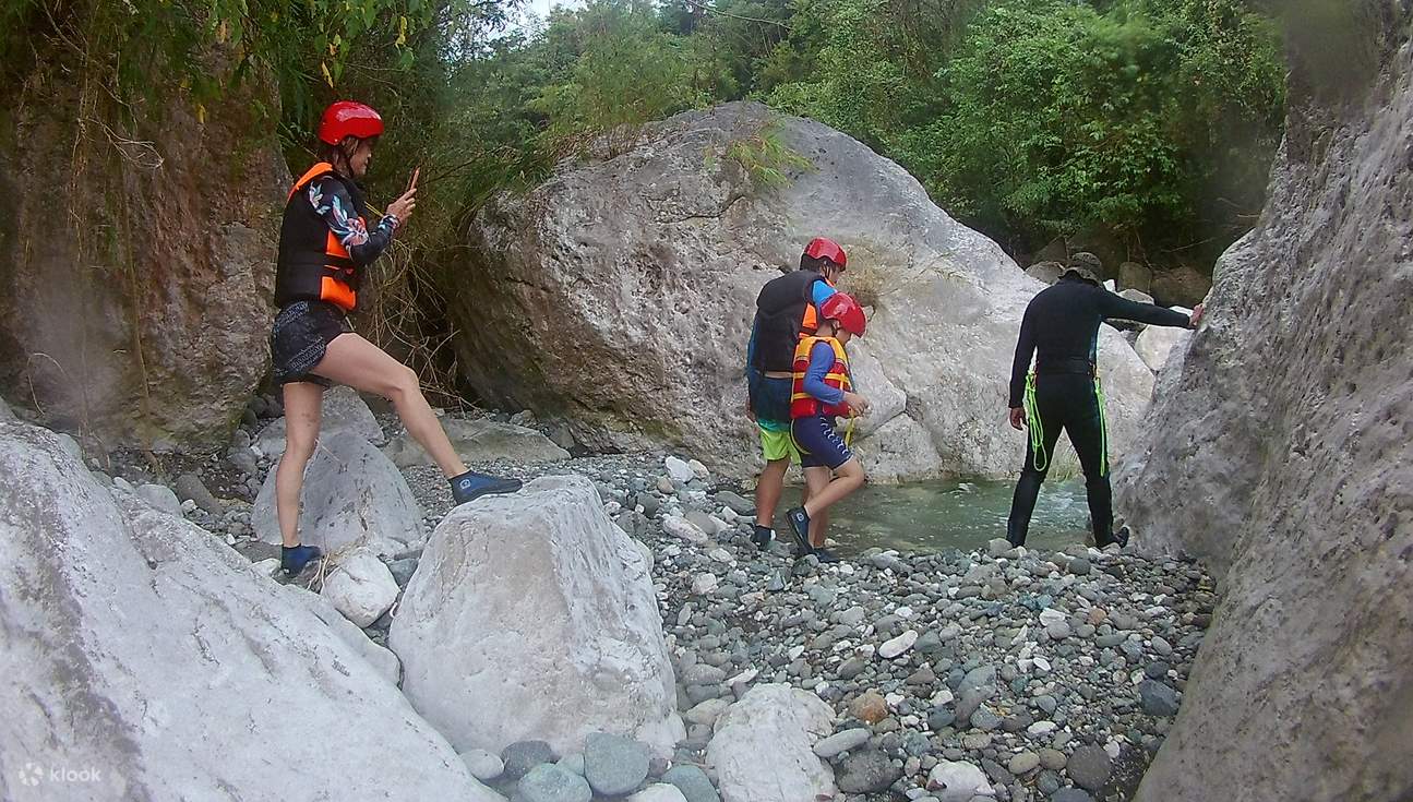 Expérience de chasse au ruisseau de montagne Taitung Xingang