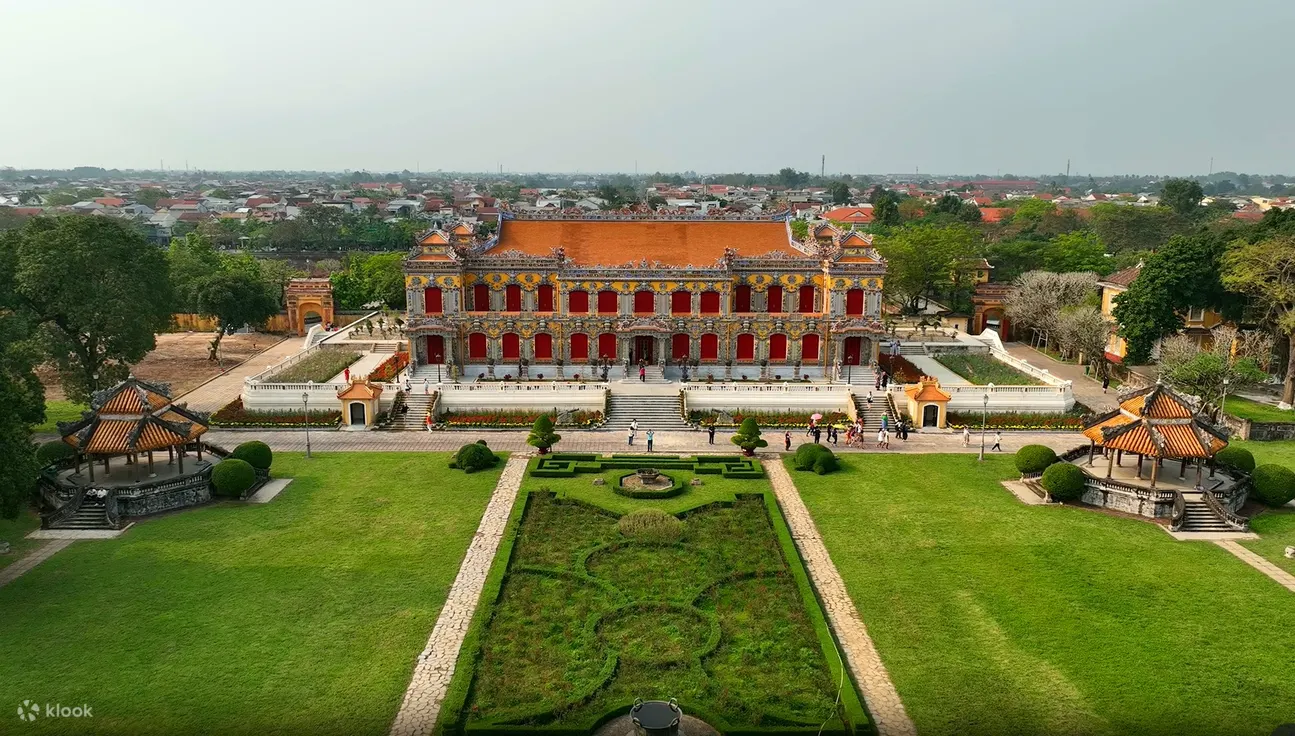 Hue Citadel is a collection of historical relics, comprising both the Imperial Citadel and the Forbidden City.