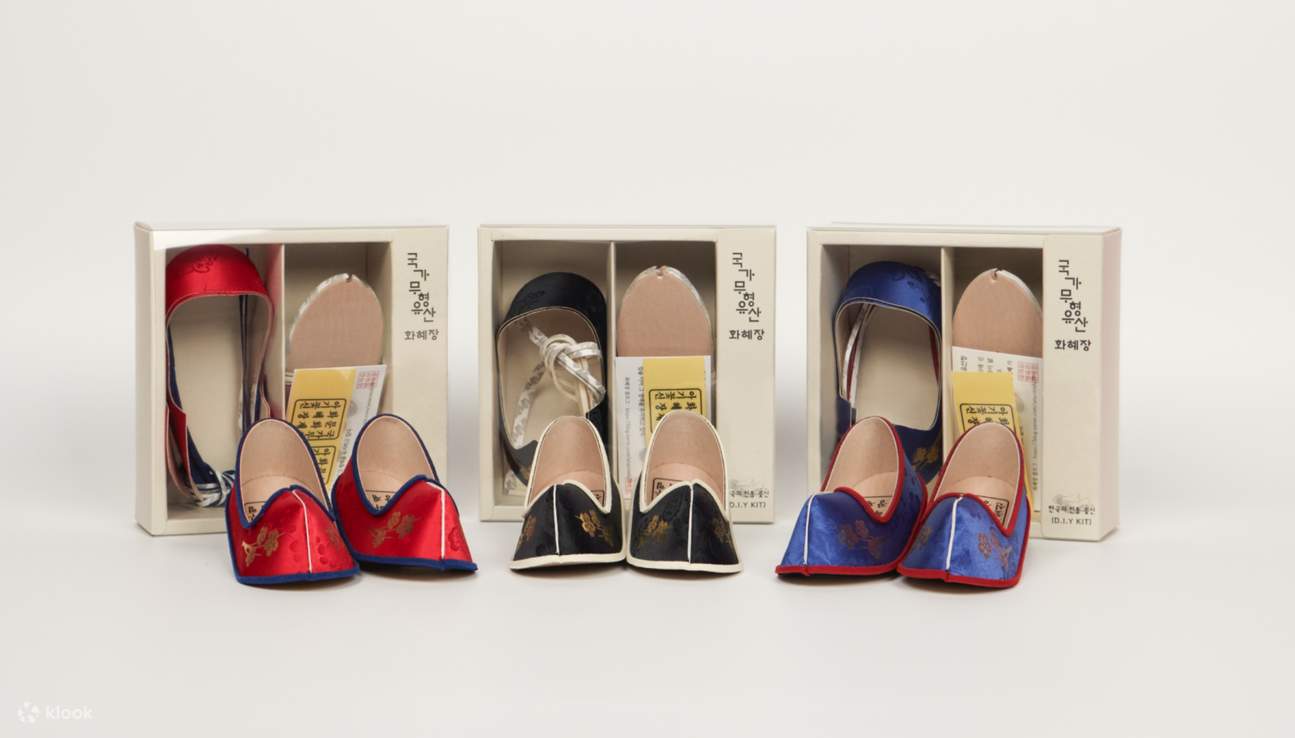 傳統韓式花鞋工藝
裝飾迷你花鞋，這是韓國傳統中美麗和祝福的象徵。