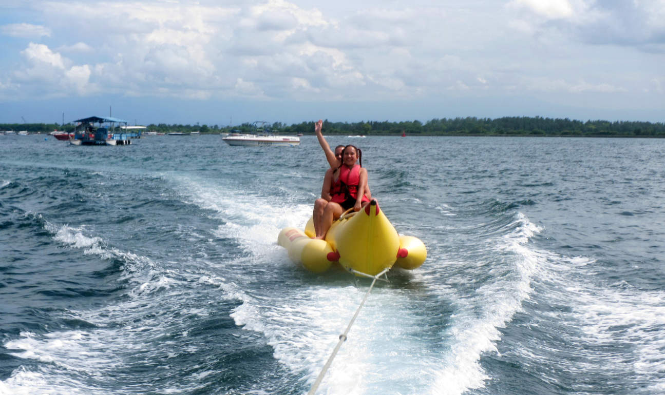 banana boat deportes acuáticos bali sun tour