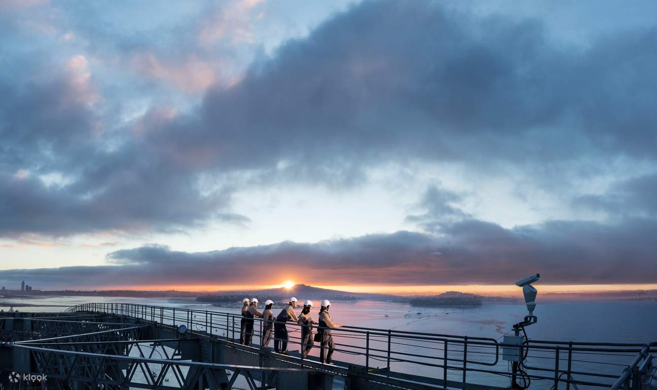 Sonnenaufgang über Rangitoto Island