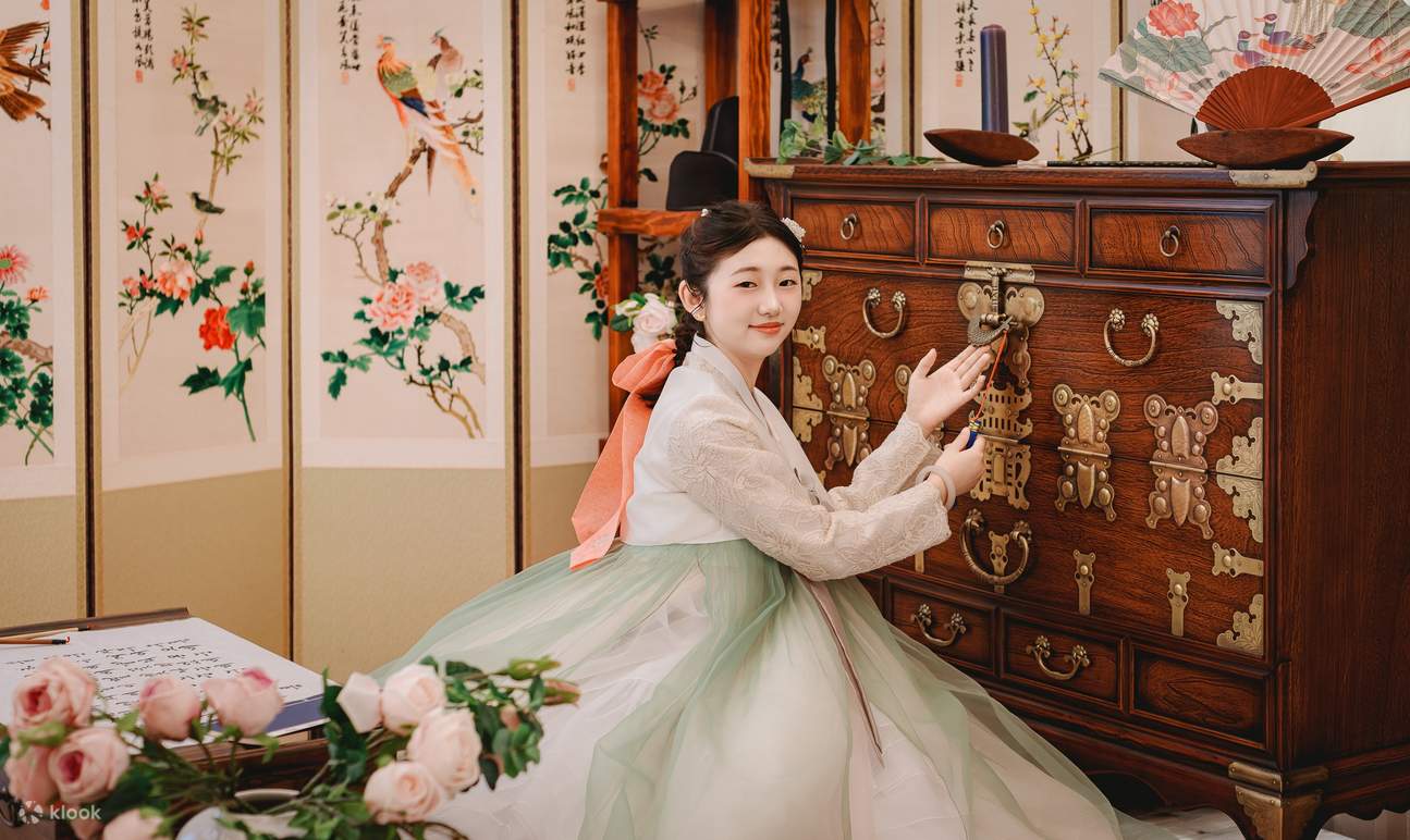 Traditional Hanbok Indoor Studio Photoshoot Experience in Jeju
