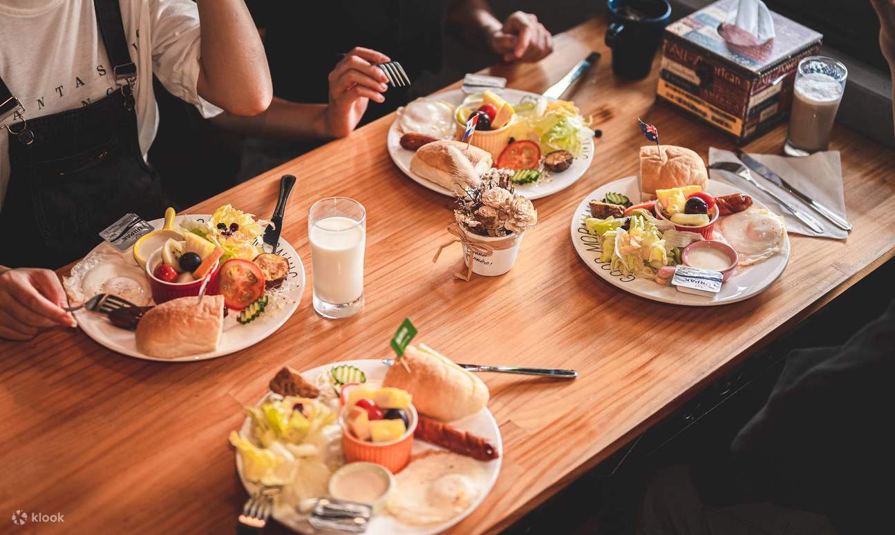활기찬 아침 식사