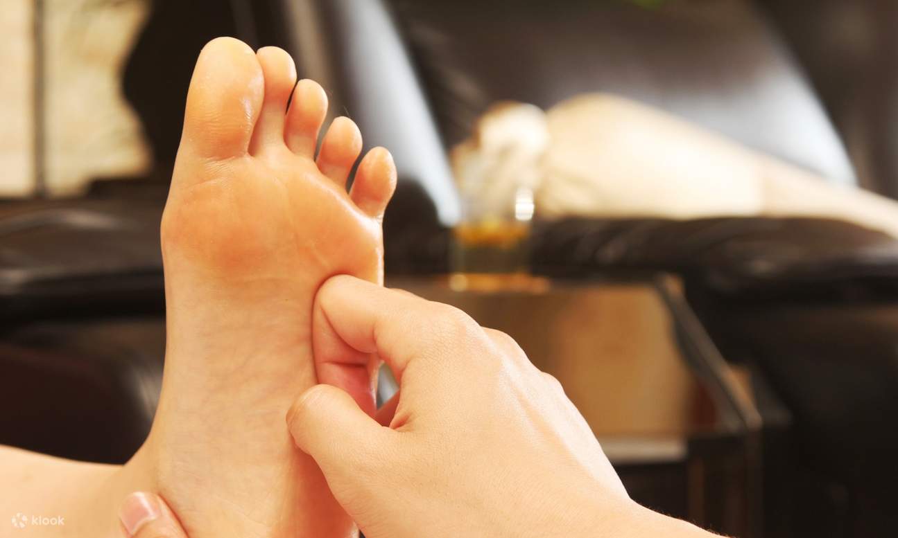 Royal Courtyard Massage Foot Bath