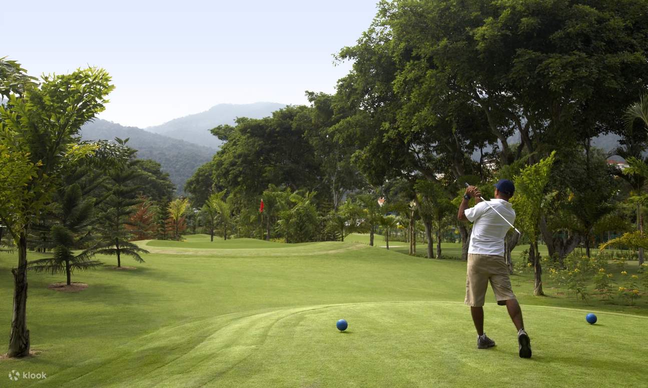 Pitch Putt Golf At Shangri La s Rasa Sayang Resort Spa Penang 