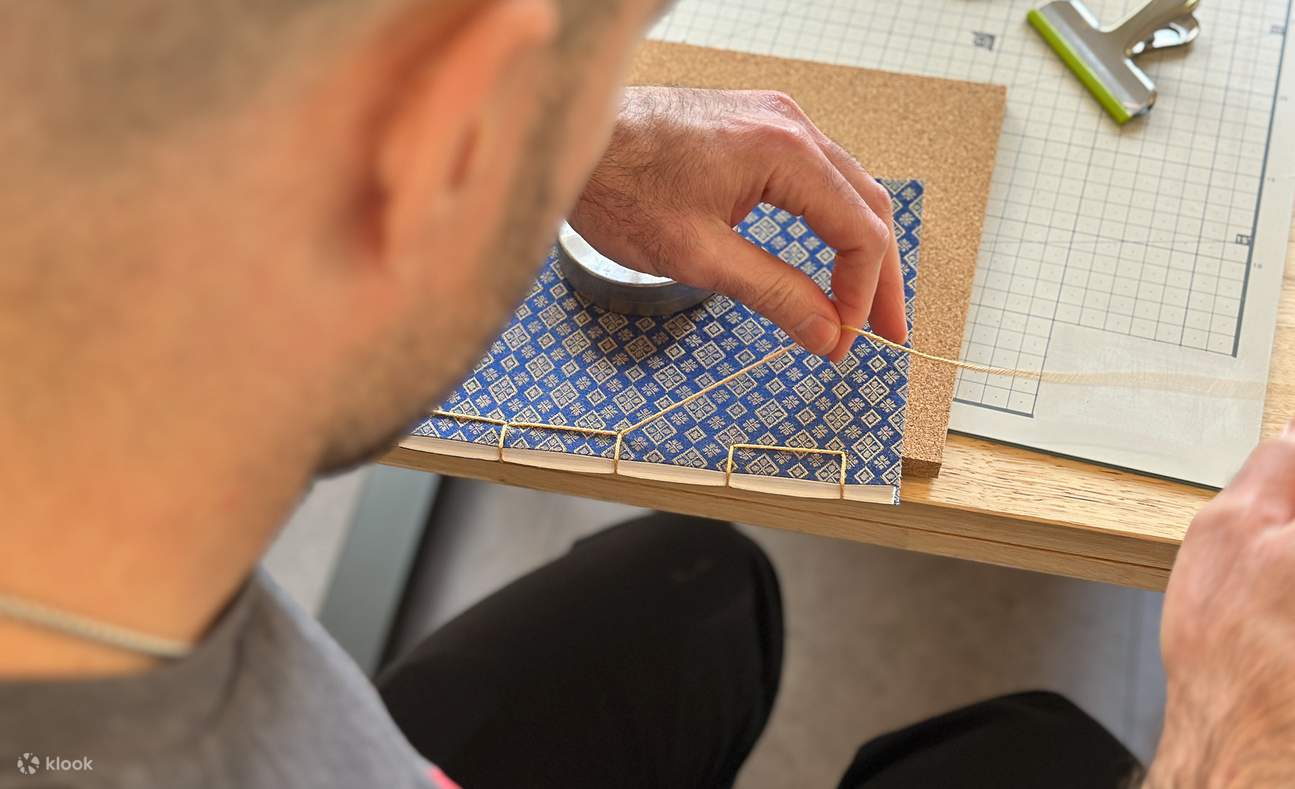 Elaboración de un cuaderno con encuadernación tradicional coreana