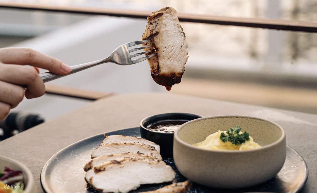 Babble and Grill at Riva Surya Bangkok