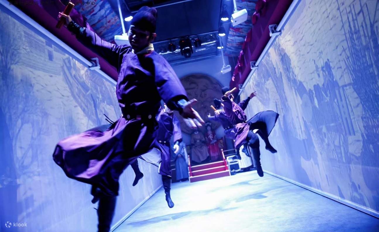 การแสดงไม่ใช่แค่การรวมตัวของส่วนต่าง ๆ ที่กระจัดกระจาย แต่เป็นการเล่าเรื่องที่สมบูรณ์แบบเกี่ยวกับ “ชีวิตในฉางอาน” ซึ่งเต็มไปด้วยความคิดสร้างสรรค์ในรายละเอียด พล็อตเรื่อง RPG ของ 