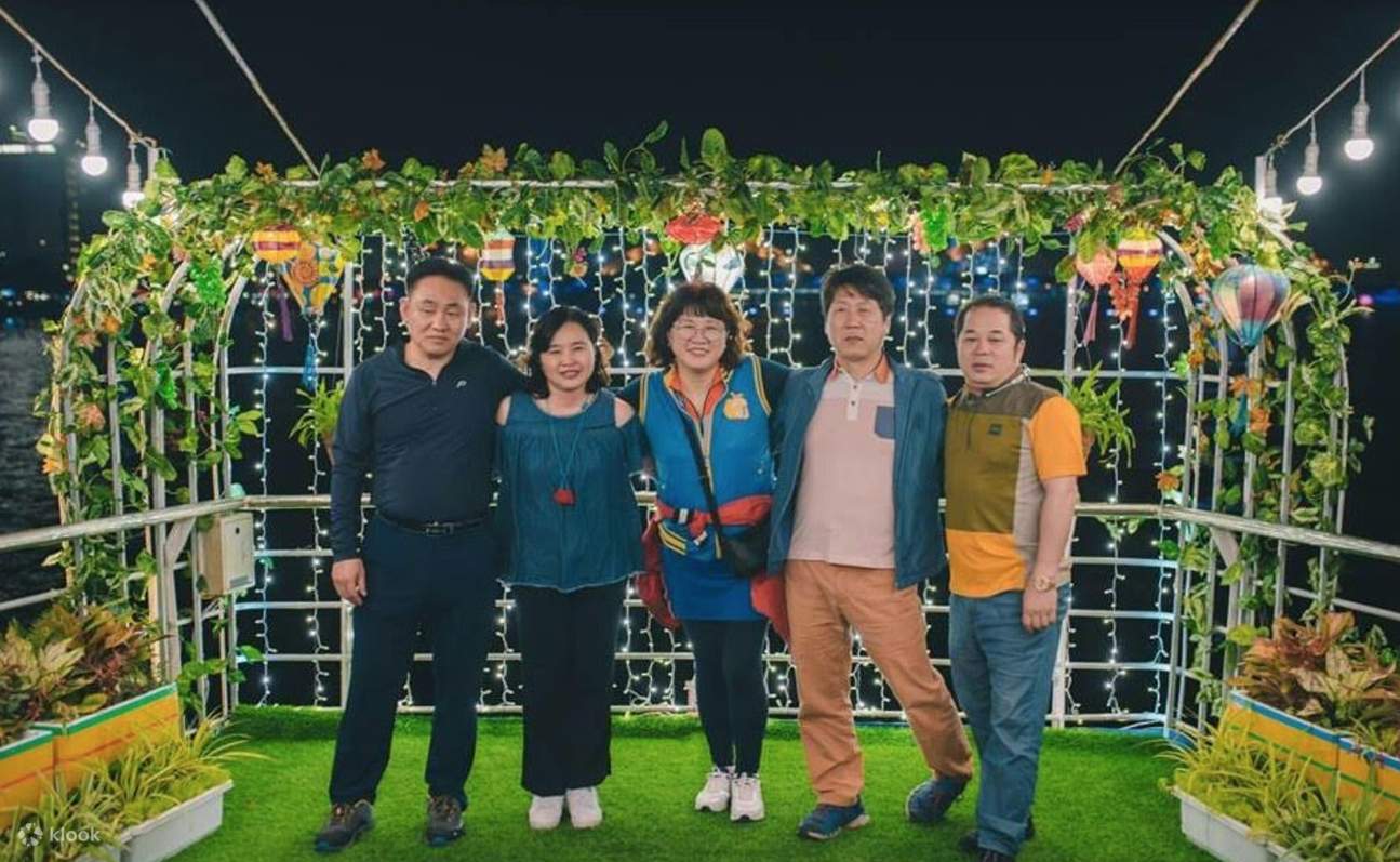 ครอบครัวถ่ายรูป