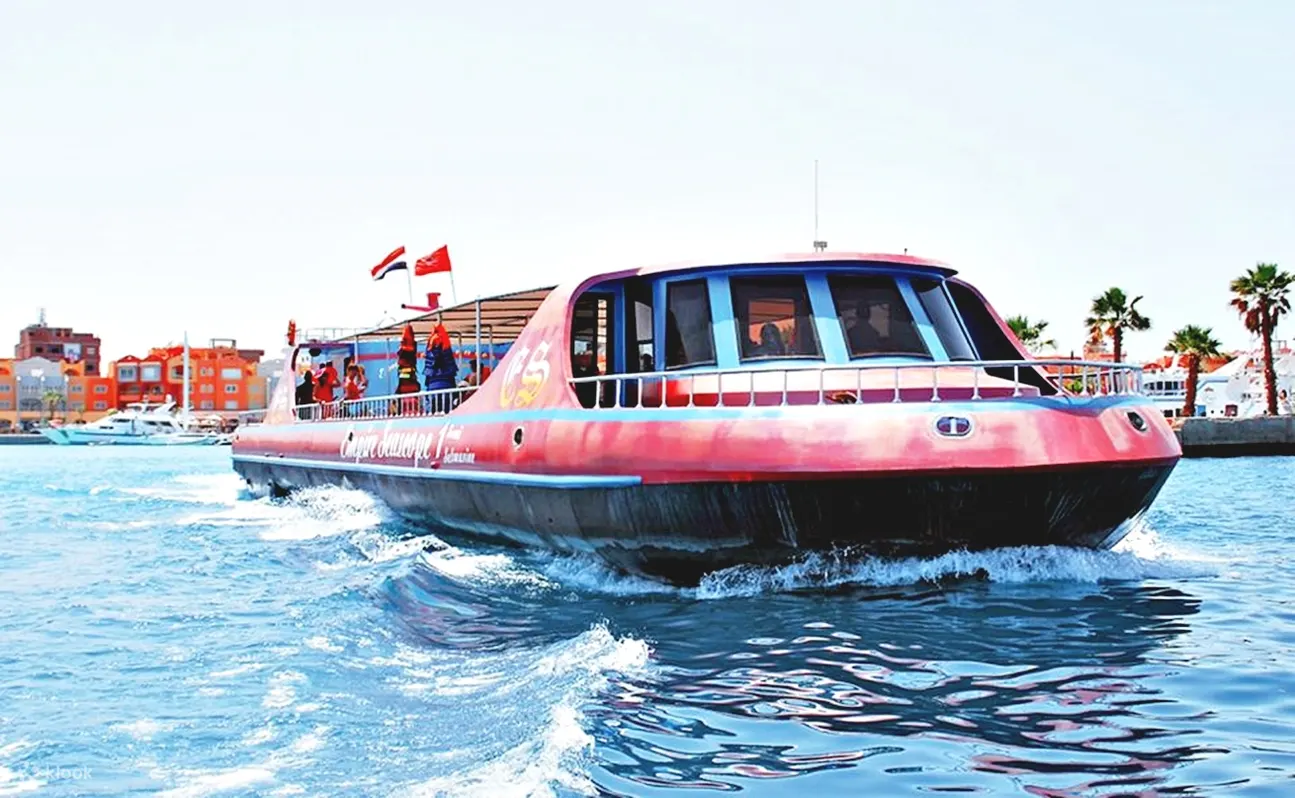 红海底探险：半潜艇和浮潜