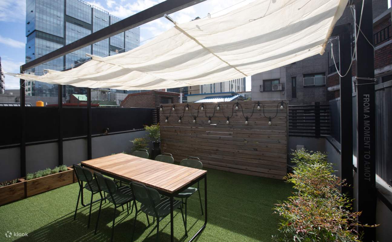 Create Your Own Seoul Scent – Natural Perfume Class